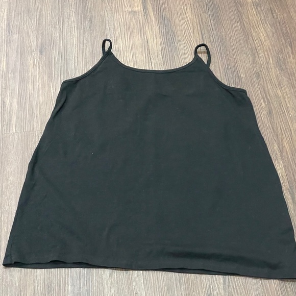 Bundle of 8 maternity tank tops - Picture 2 of 9